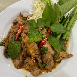 น้ำตกคอหมูย่าง