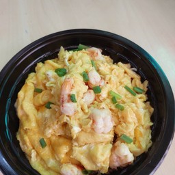 ข้าวไข่ขยี้กุ้ง + น้ำเก๊กฮวย