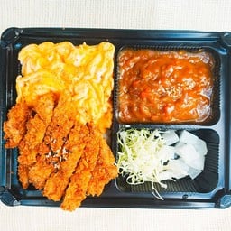 แกงกะหรี่ หน้าไข่คน+ไก่ชุบแป้งทอด
