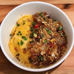 ข้าวไข่ข้นคั่วพริกเกลือพริกแห้ง