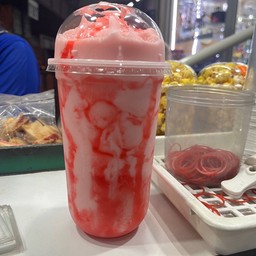 สตรอเบอร์รี่นม