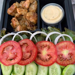 สลัดหมูย่าง ซอสมัสตาร์ตครีม