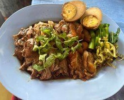 ขาหมู กับข้าว