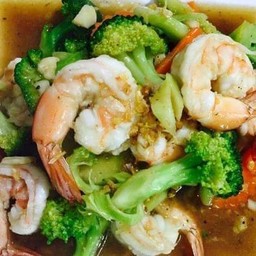 ผัดบล็อกโคลี่กุ้ง stir fried broccoli with shrimp