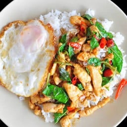 กะเพราหมูชิ้น