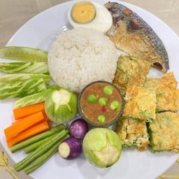 ข้าว+ชุดน้ำพริกกะปิ +ปลาทูทอด+ไข่เจียวชะอม