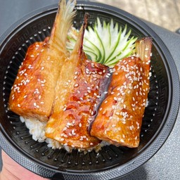 ข้่วคลีบปลาแซลมอนทอดราดซอสเทอริยากิ