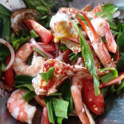 ยำกุ้งปู