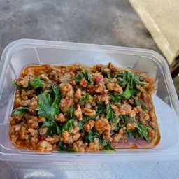 กะเพราหมูสับ(กับข้าว)