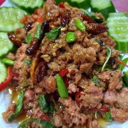 แหนมหมูผัดกระเพราราดข้าว