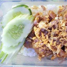 ข้าวหมูทอดกระเทียม