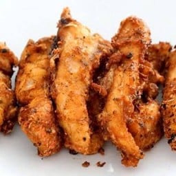กะพงทอดกระเทียม (ชิ้น )fried snapper with garlic (piece)