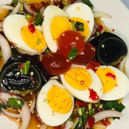 ยำไข่สามสหาย