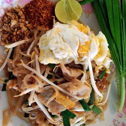 ผัดไทยหมูหมัก