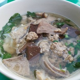 เกาเหลาหมูเครื่องใน พิเศษ