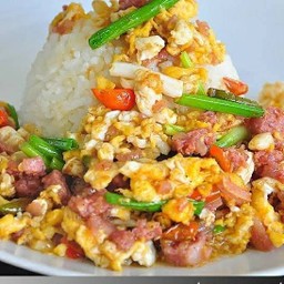 แหนมผัดไข่