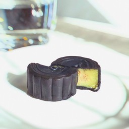 Mooncake Black Custard