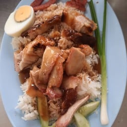 ข้าวหมูแดงหมูกรอบ