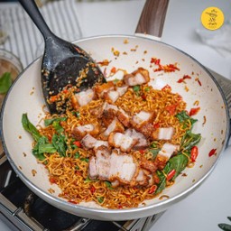 ผัดมาม่าสามชั้น