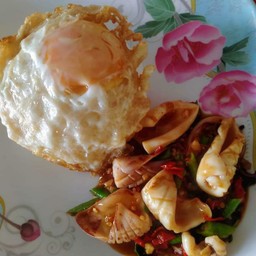 กะเพราปลาหมึก