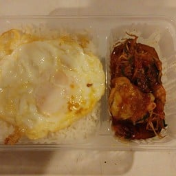 ข้าวราดพริกแกงกุ้ง