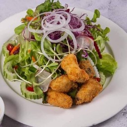 สลัดปลากะพงคัทซึ