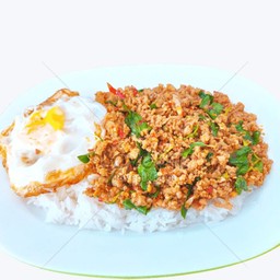 ข้าวหน้ากระเพราหมูสับไข่ดาว