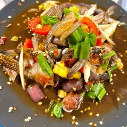 ยำหอยแคงปูม้า