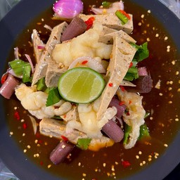 ยำเล็บมือนางไส้กรอก