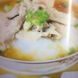 ข้าวต้มไก่ชิ้น