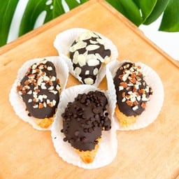 มินิครัวซองเคลือบช๊อคโกแลต 1 ชิ้น