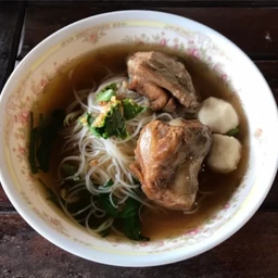 ก๊วยเตี๋ยวหมูตุ๋น