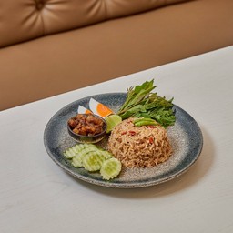 ข้าวผัดน้ำพริกลงเรือ