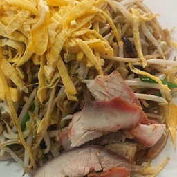 บะหมี่ผัดหมูแดง