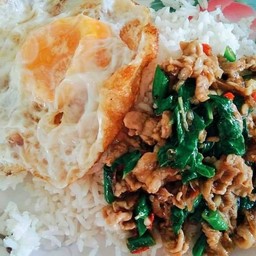 กะเพราหมูชิ้น