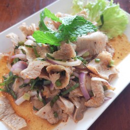 น้ำตกหมู