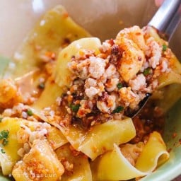 ยำเกี๊ยวนุ่มกากหมุ