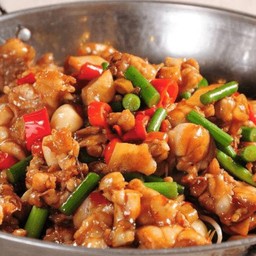 点椒盐牛蛙送凉拌黄瓜 สั่งอึ่งหม้อแห้งและรับไข่กวนแตงกวา