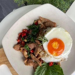 ข้าวผัดกะเพรา