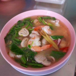 ต้มยำรวมน้ำใส