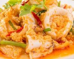 ผัดผงกะหรี่ปลาหมึก