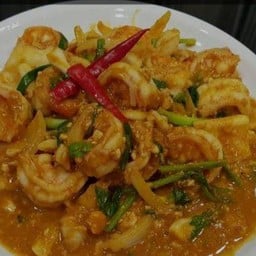 หมึกผัดไข่เค็ม