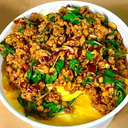 กะเพราหมูสับ ไข่ข้น 1 ฟอง