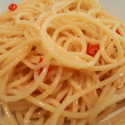 Pasta aglio, olio e peperoncino