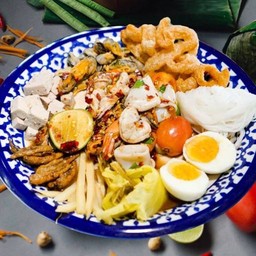 โต้งตำถาด