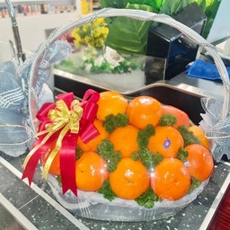 กระเช้าส้มแมนดาริน ส้มผลใหญ่ เหมาะเป็นของขวัญเพื่อความเฮง ร่ำรวย มั่งคั่ง เป็นศิริมงคลแด่ผู้ให้และผู้รับ