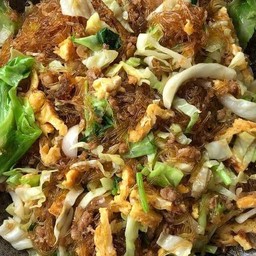 ผัดวุ้นเส้นใส่ไข่