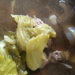 ต้มผักกาดดองซี่โครงหมู
