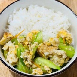 ข้าวแตงกวาผัดไข่หมูสับ