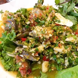 ยำปูไข่ดอง